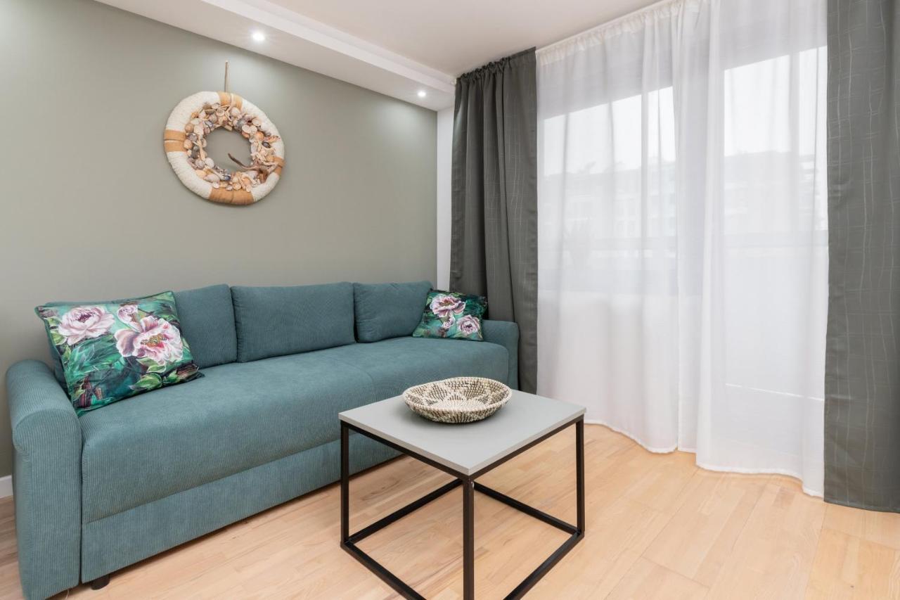 Cozy With Balcony In Dlugie Ogrody By Renters Apartment Danzig